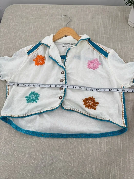 Urban Outfitters Top Rowan Embroidered Button Down Boxy Shirt XS - Picture 9 of 11